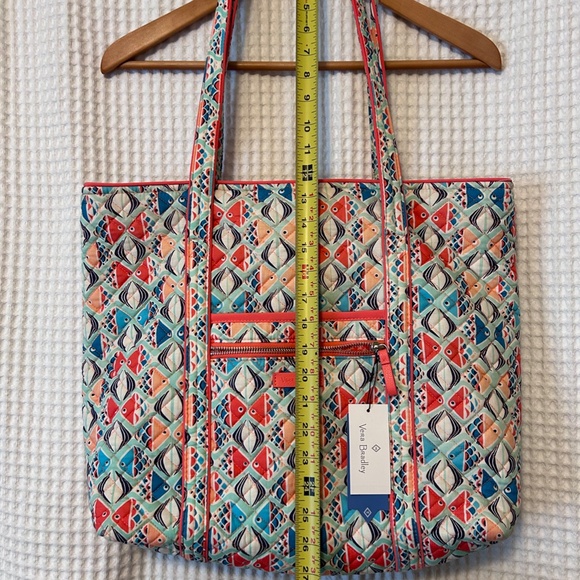 Vera Bradley NWT Iconic Vera Tote - Picture 9 of 9